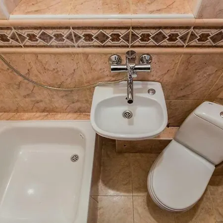 In The Customs Square Апартаменти *