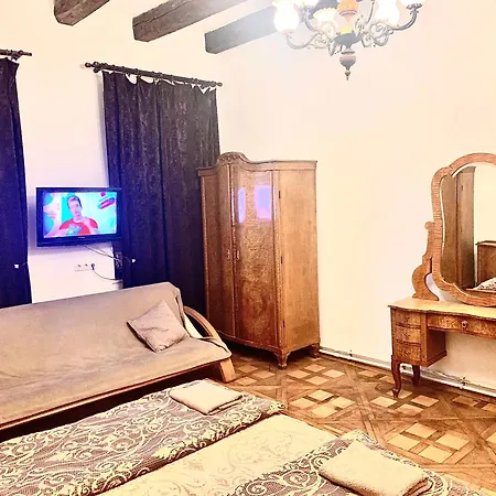 In The Customs Square Daire